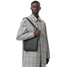 LACOSTE Sacoche plate zippée Chantaco en cuir piqué mat uni