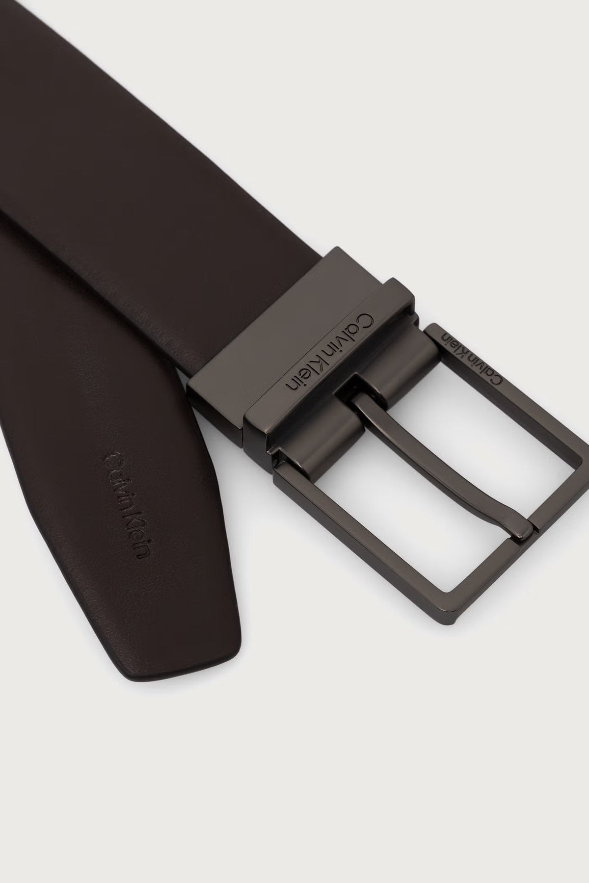 CK Dark Brown / gunmetal mat - CALVIN KLEIN Ceinture 35 mm boucle carrée cuir lisse