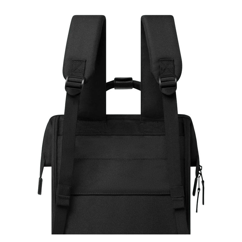 
                      
                        CABAIA Sac à dos Adventurer M Berlin
                      
                    