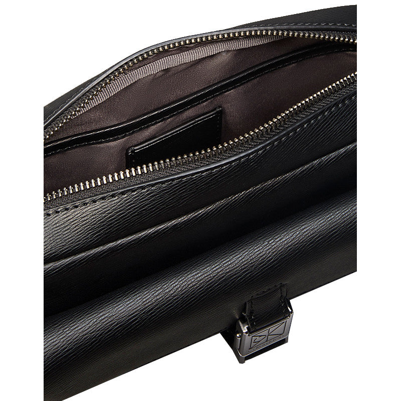 CALVIN KLEIN Sac caméra à bandoulière emblématique en saffiano