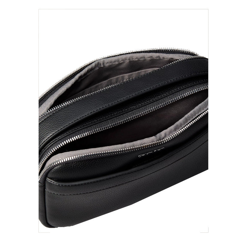 CALVIN KLEIN Sac caméra avec logo en relief