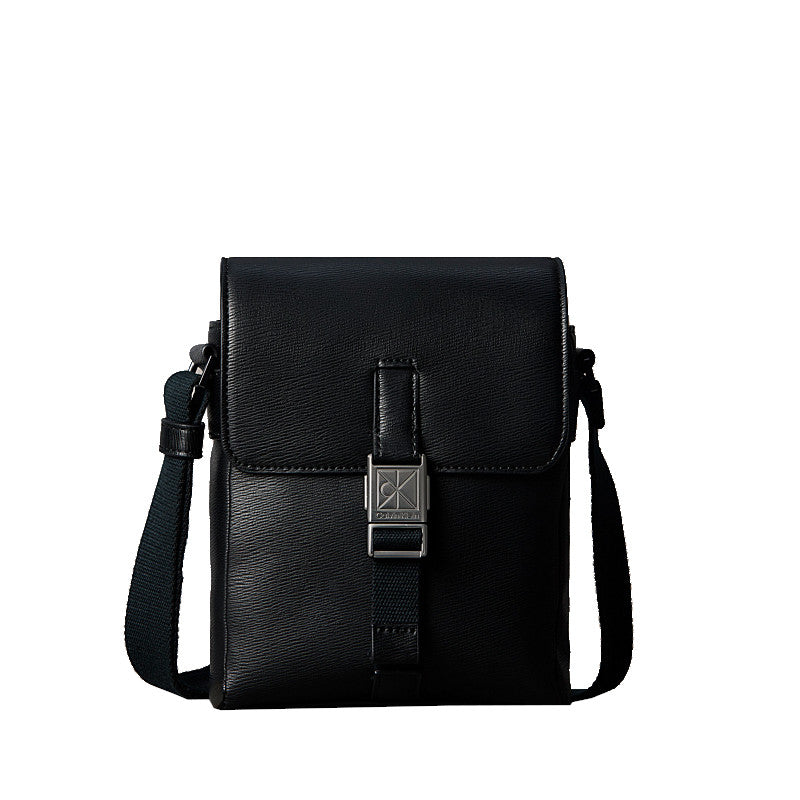 CALVIN KLEIN Sac reporter en saffiano avec logo emblématique
