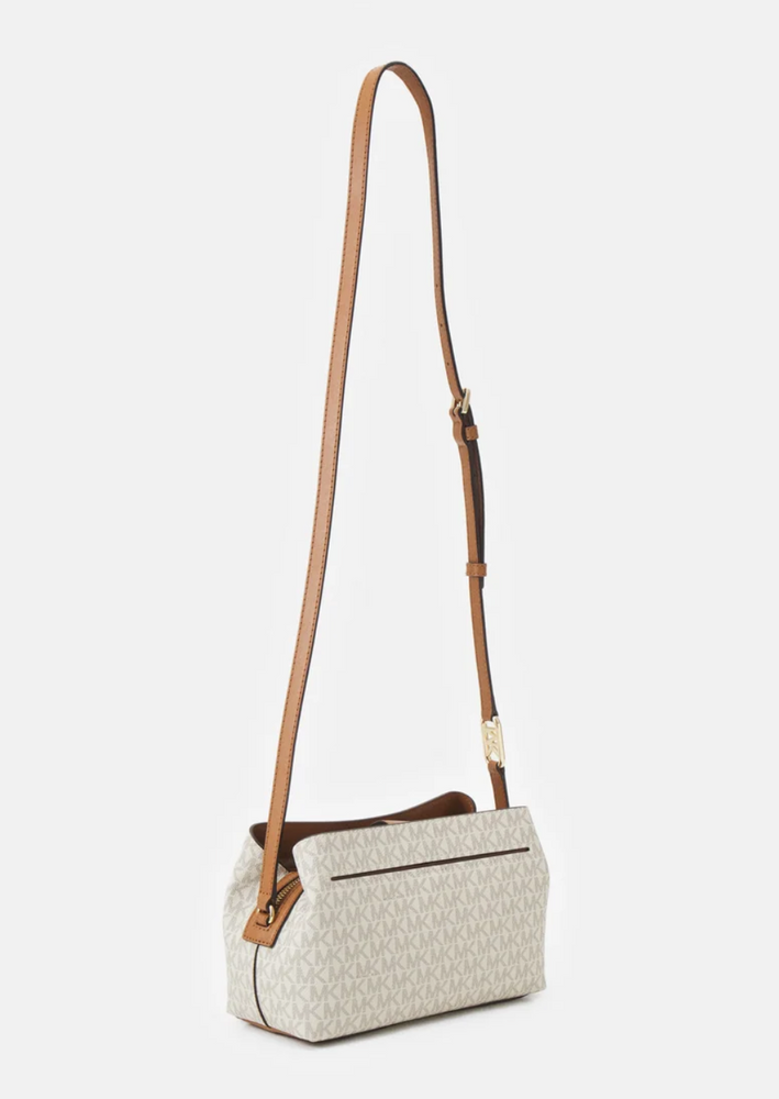 
                      
                        MICHAEL KORS Sac besace Kensington cuir grainé vanilla/acorn
                      
                    