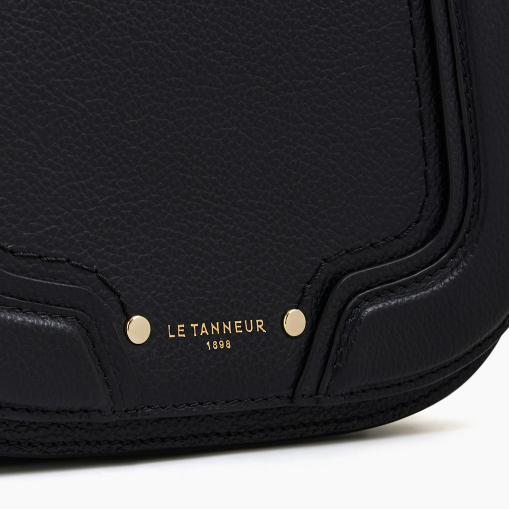 
                      
                        LE TANNEUR PETIT SAC BANDOULIÈRE ELLA EN CUIR GRAINÉ
                      
                    