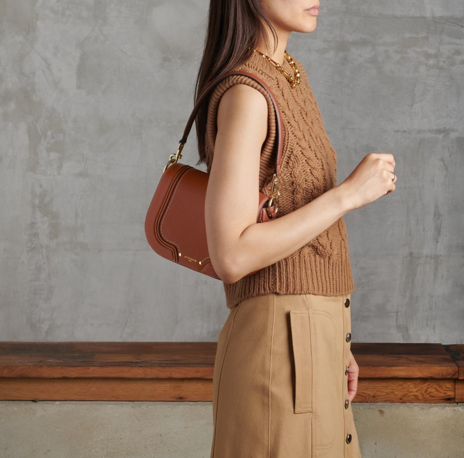 LE TANNEUR SAC BANDOULIÈRE MOYEN MODÈLE ELLA EN CUIR GRAINÉ