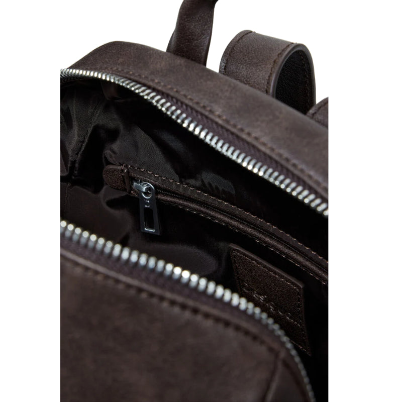 
                      
                        DESIGUAL Petit sac à dos à poches avec clous
                      
                    