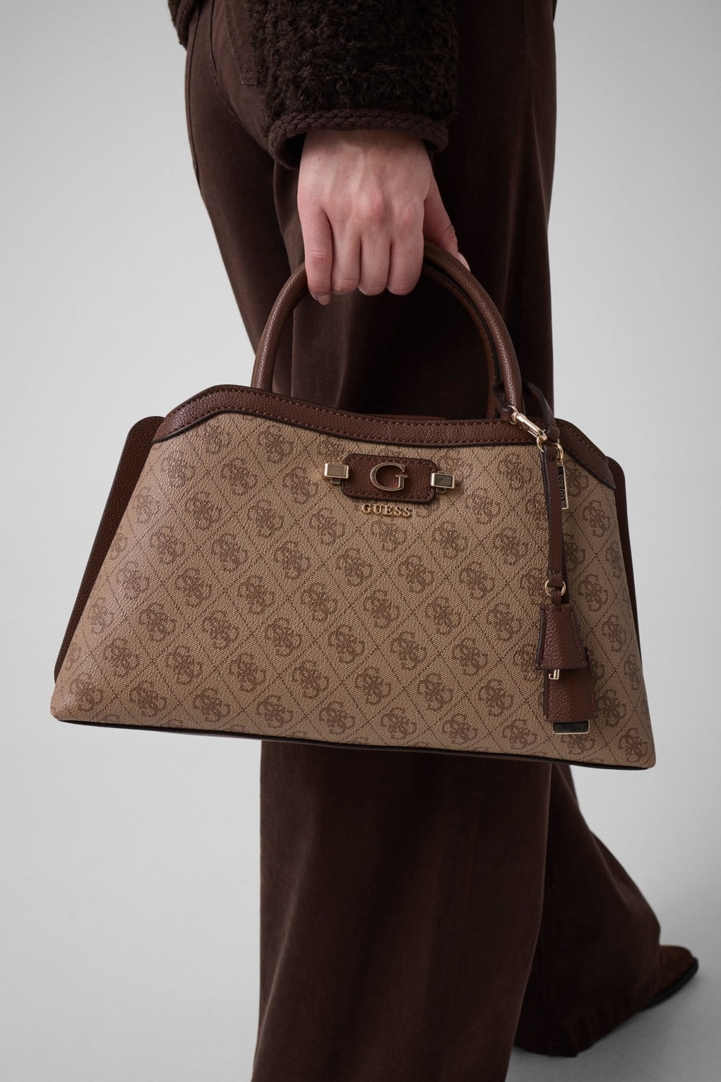 Latte - GUESS Sac à bandoulière Lindsey Girlfriend Satchel
