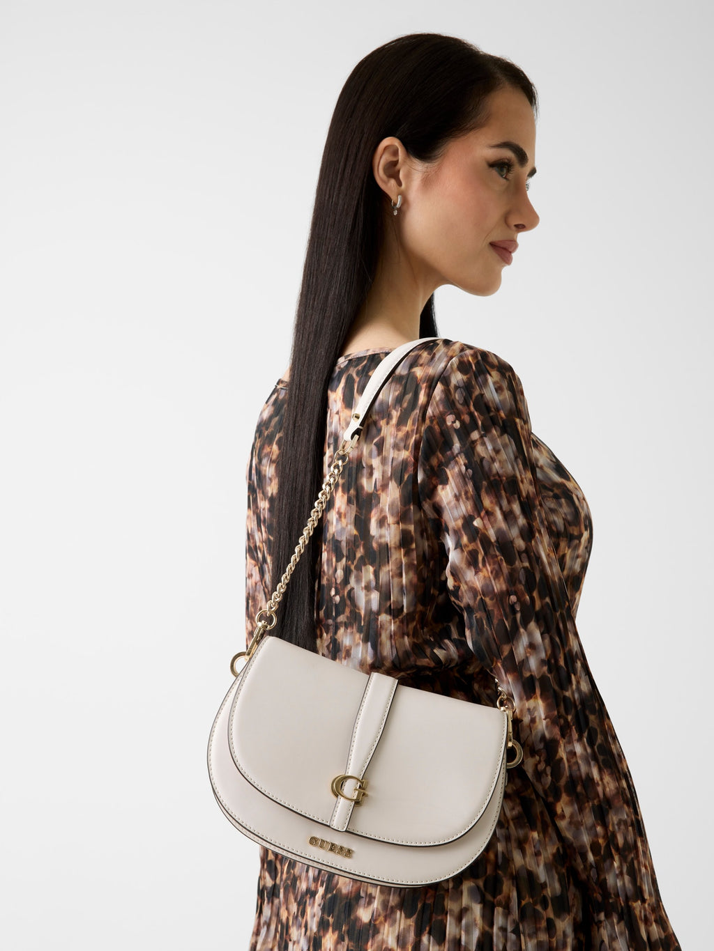 Stone - GUESS Sac à bandoulière Carrie Flap Shoulder