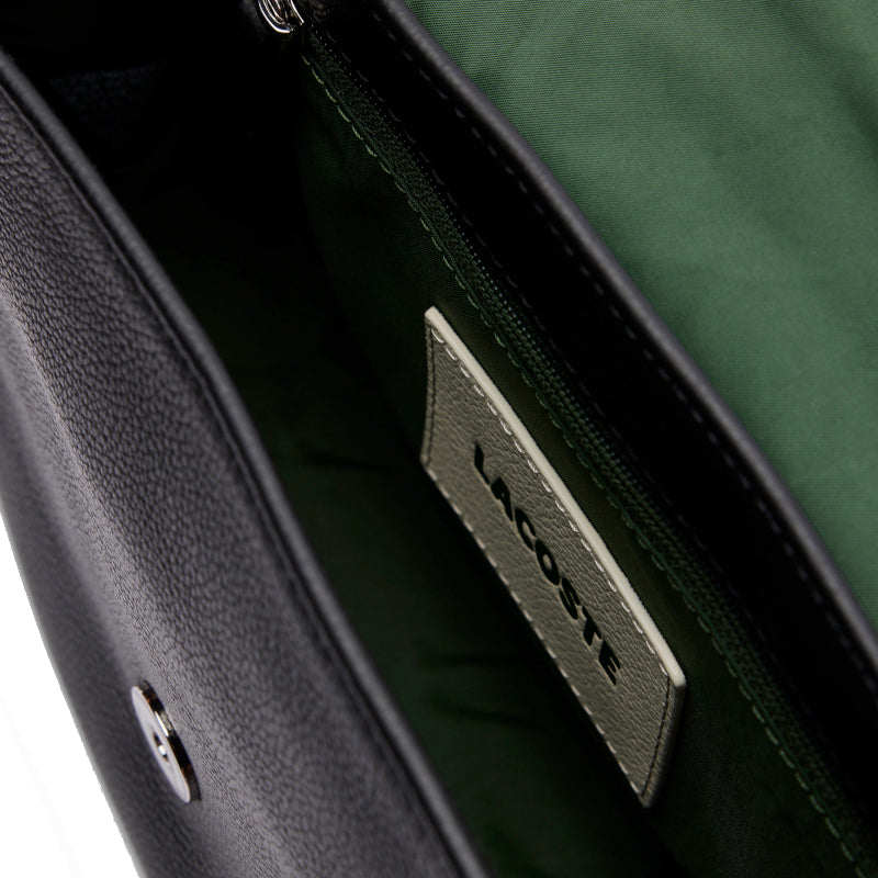 LACOSTE Sac à rabat City Court en cuir grainé