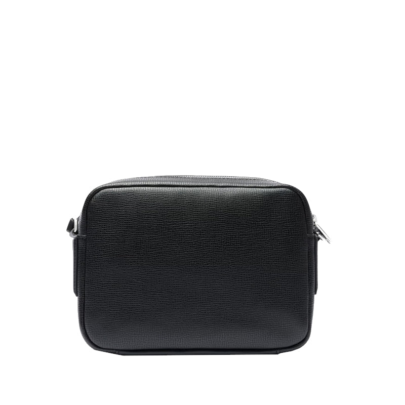 
                      
                        LACOSTE Sac reporter Ossian en cuir
                      
                    