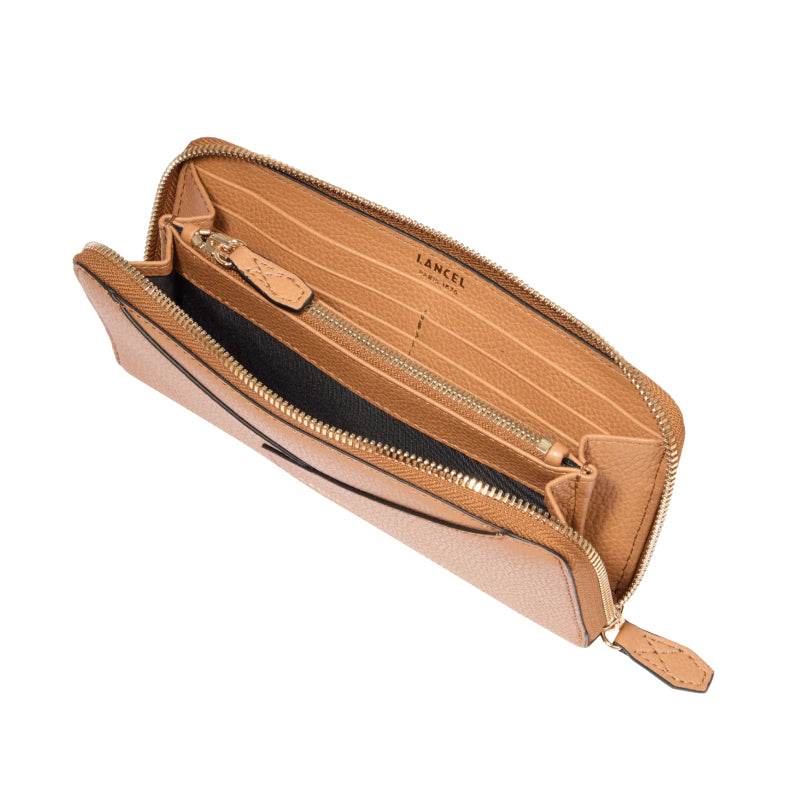 
                      
                        LANCEL Portefeuille long Enveloppe zippé en cuir
                      
                    