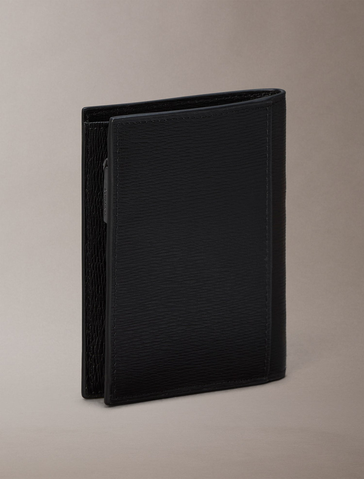 Noir - Calvin Klein Portefeuille Emblem format vertical