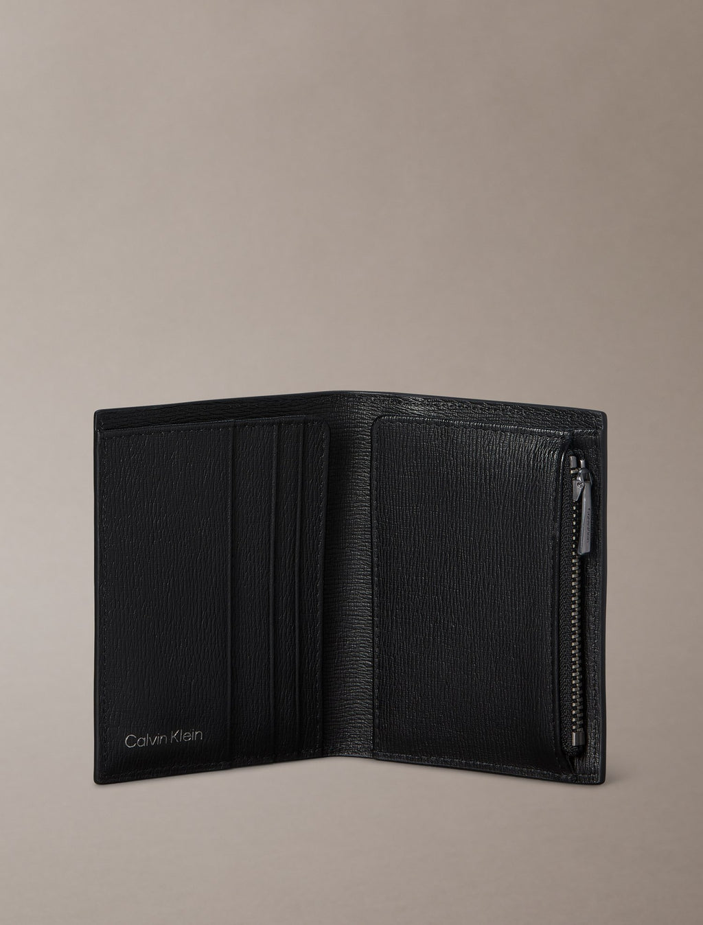 Noir - Calvin Klein Portefeuille Emblem format vertical