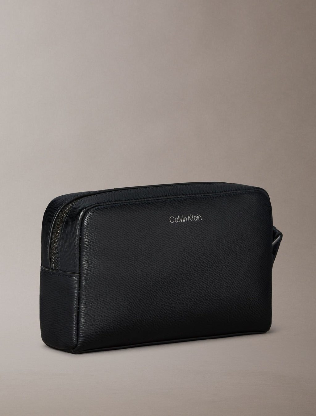 Noir - CALVIN KLEIN Pochette à dragonne plaque Emblem Noir