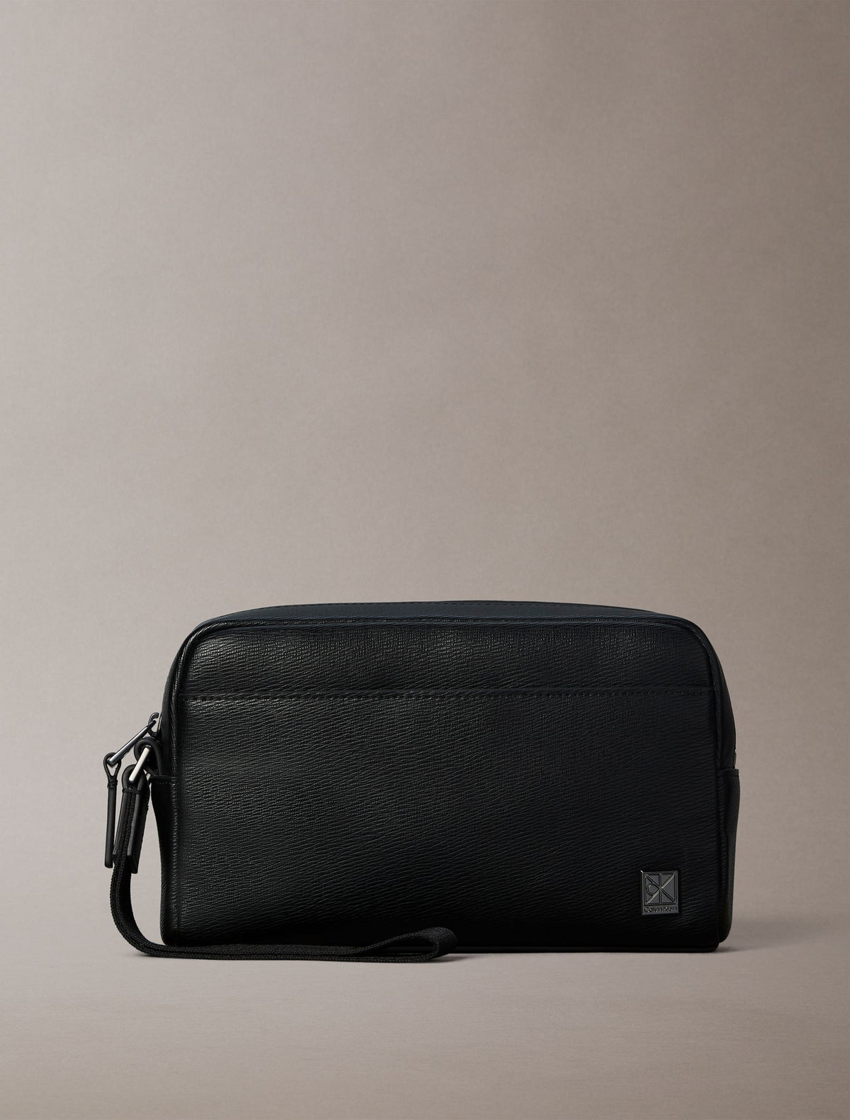 Noir - CALVIN KLEIN Pochette à dragonne plaque Emblem Noir