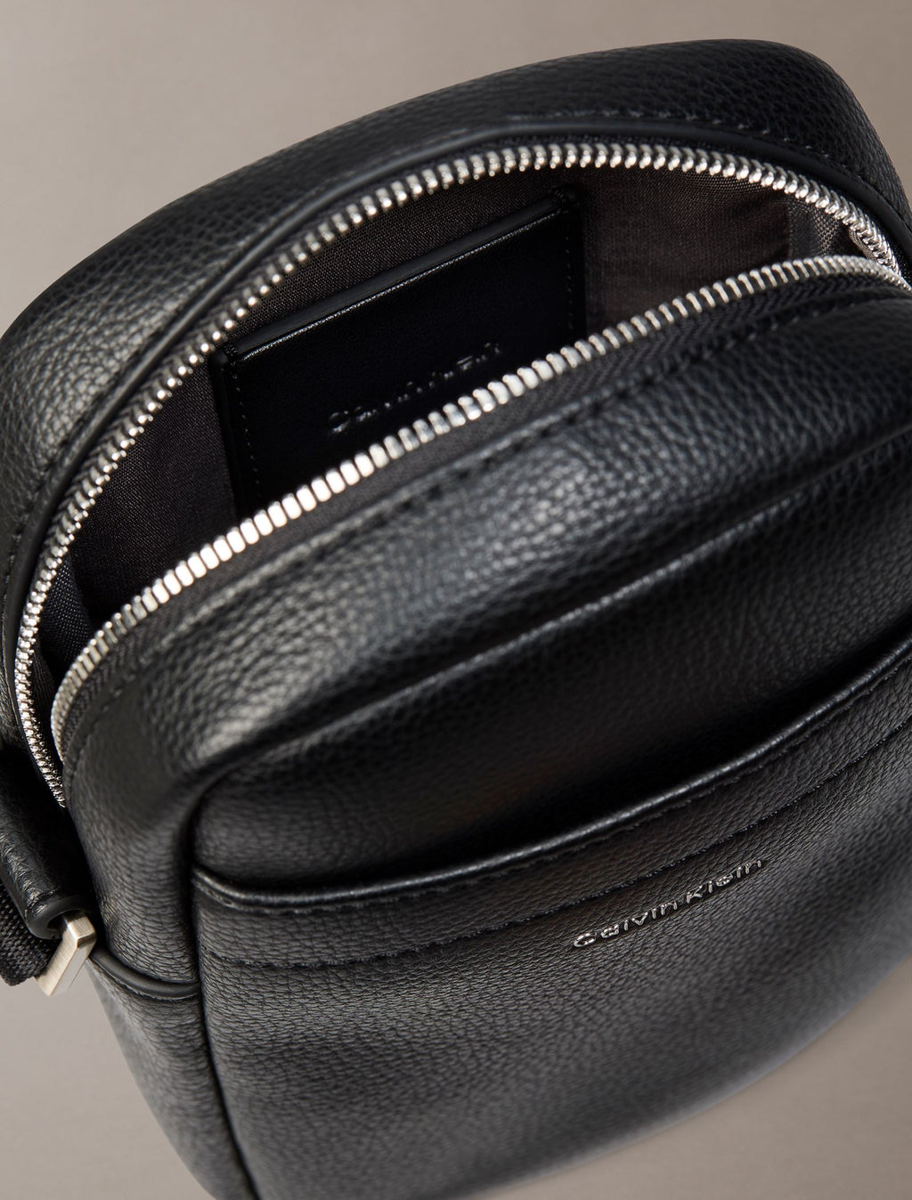 Noir - CALVIN KLEIN Sacoche Raised Logo slim