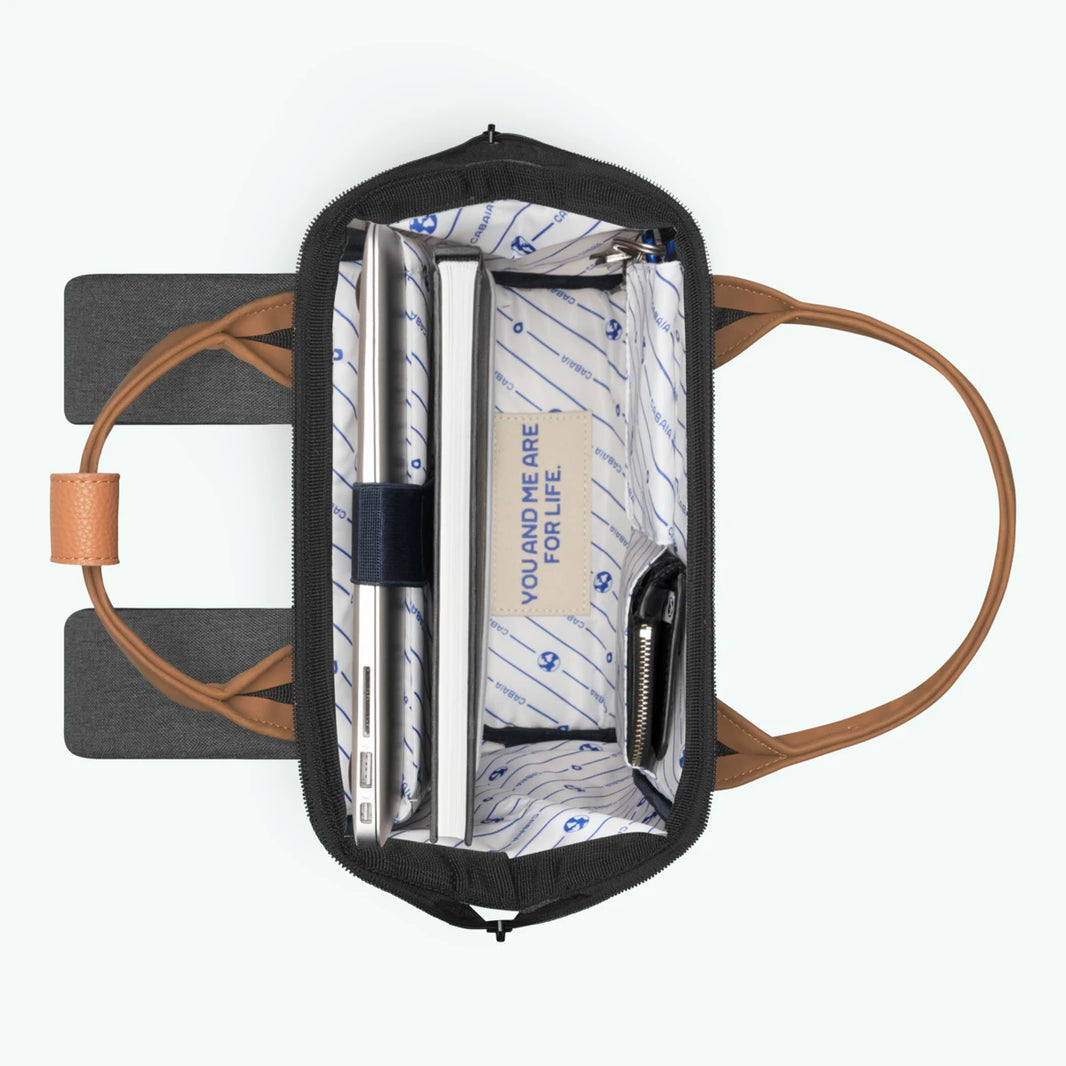CABAIA ADVENTURER LONDREs Mini