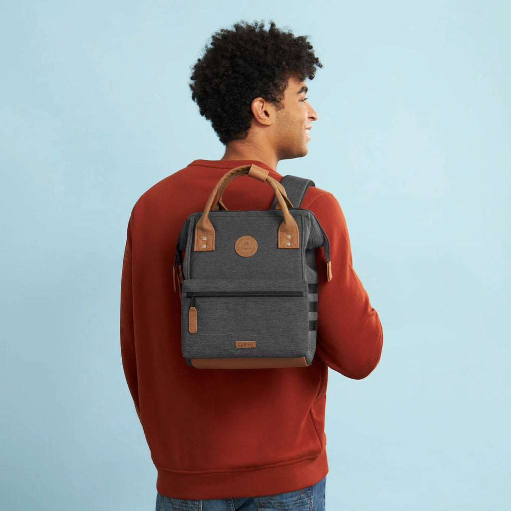 CABAIA ADVENTURER LONDREs Mini