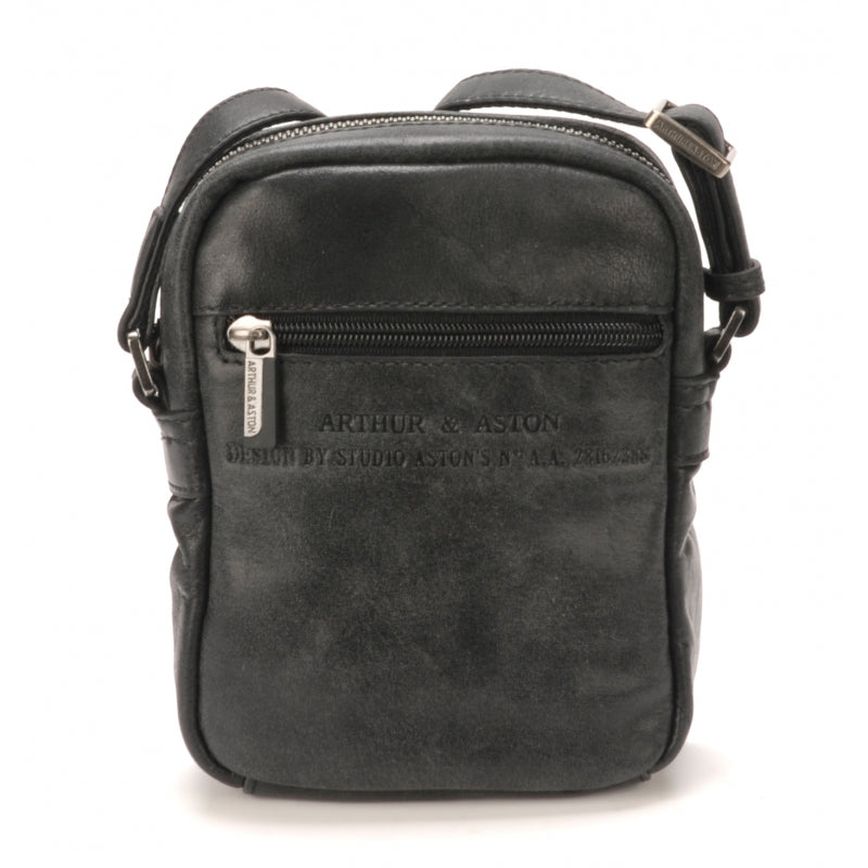 
                      
                        ARTHUR ET ASTON - POCHETTE PORTE TRAVERS HOMME CUIR
                      
                    