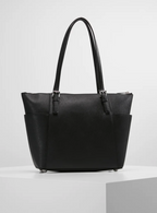 MICHAEL KORS Grand cabas Jet Set en cuir grainé avec glissière supérieure Noir argenté