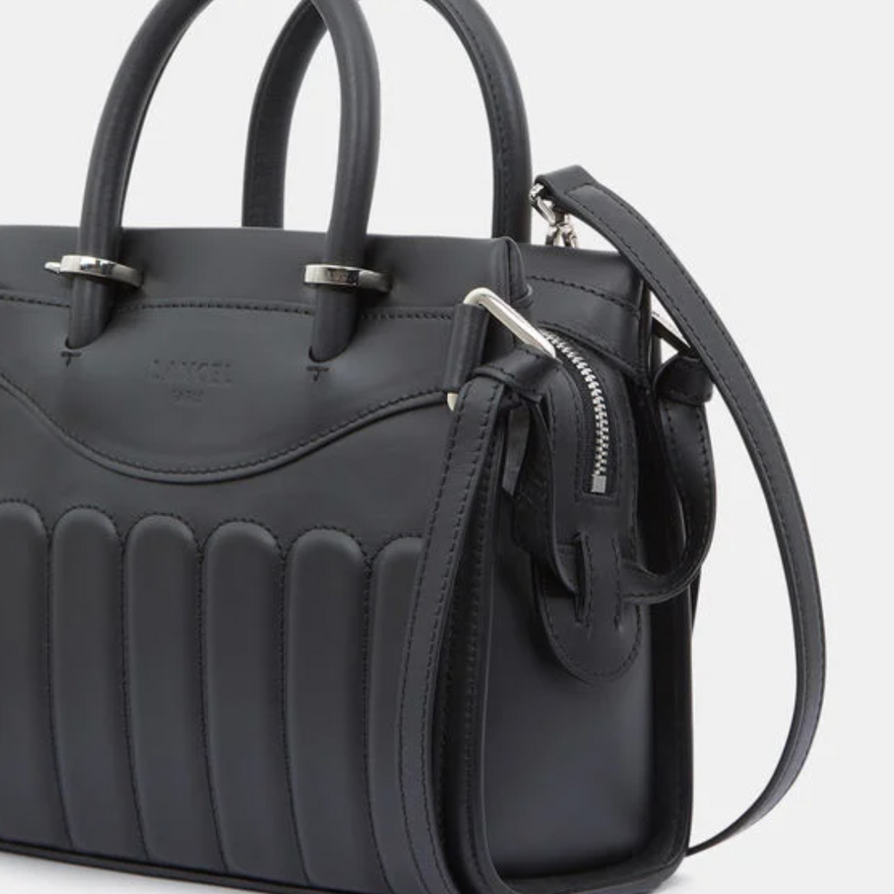 
                      
                        LANCEL Sac cabas Rodéo cuir Noir M
                      
                    