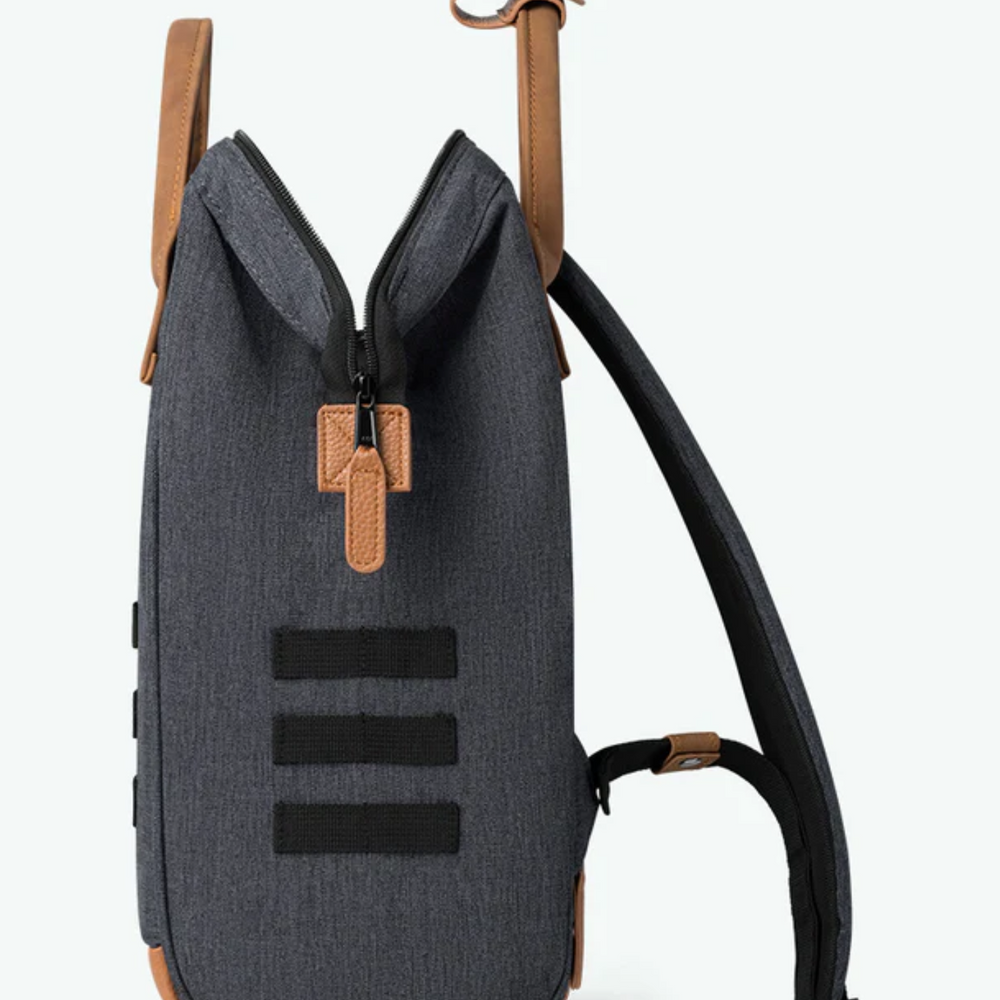 
                      
                        CABAIA Adventurer Londres Medium
                      
                    