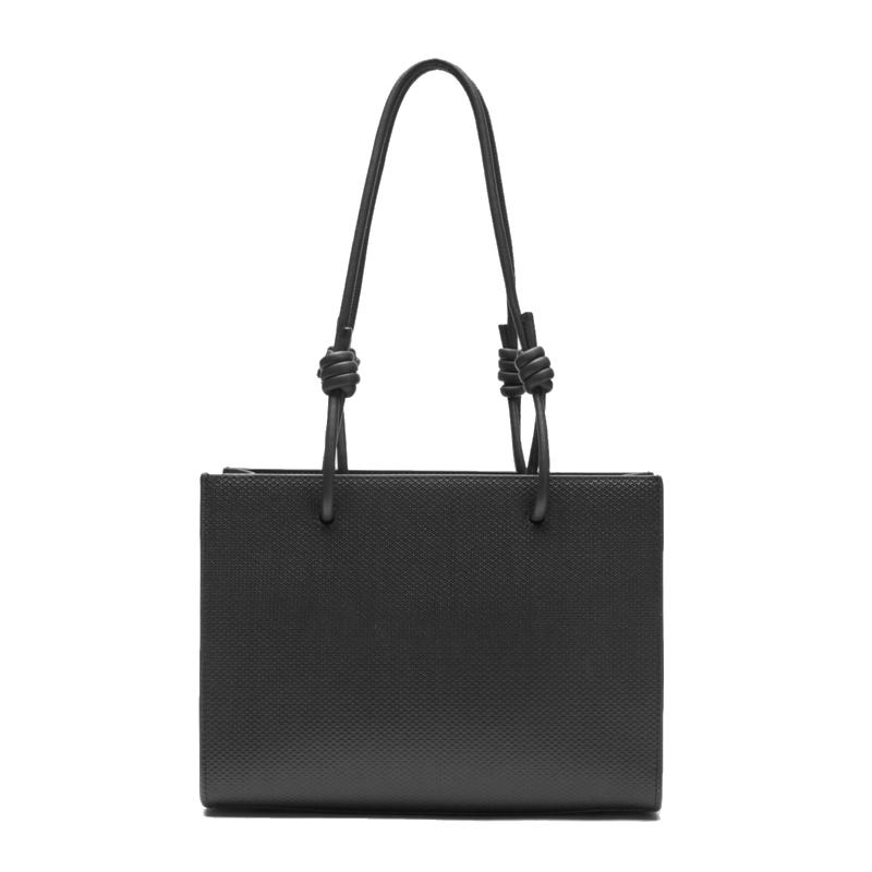 Sac à main Chantaco porté épaule Lacoste
